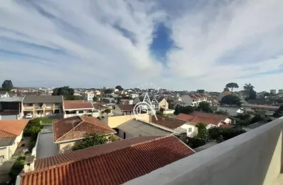 Sobrado para venda em Capão Raso de 133.00m² com 3 Quartos, 3 Suites e 2 Garagens