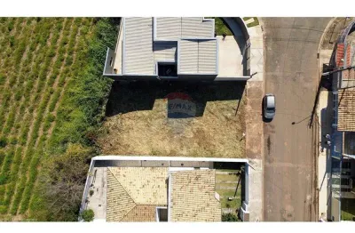 Terreno para venda em residencial jardim perolla ii de 289.10m² com 1 quarto, 1 suite e 2 garagens