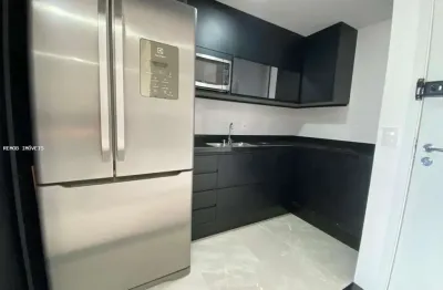 Apartamento para alugar em casa branca de 51.00m² com 2 quartos e 1 garagem