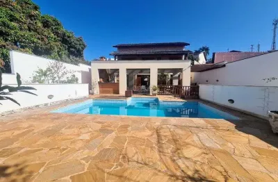 Casa para venda em centro de 450.00m² com 3 quartos, 1 suite e 5 garagens