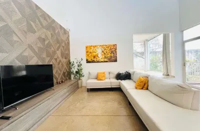 Sobrado para venda em parque residencial cidade universitária de 320.00m² com 3 quartos, 2 suites e 4 garagens