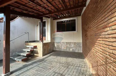 Casa para alugar em alvinópolis de 150.00m² com 2 quartos, 1 suite e 1 garagem