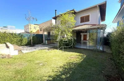 Casa de condomínio para venda em granja viana de 308.00m² com 3 quartos, 3 suites e 6 garagens