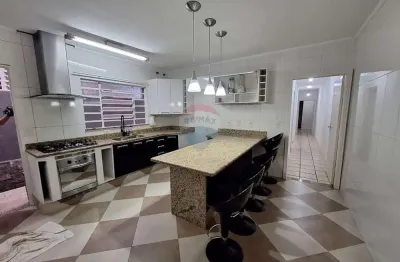 Casa para alugar em atibaia jardim de 110.00m² com 3 quartos, 1 suite e 2 garagens