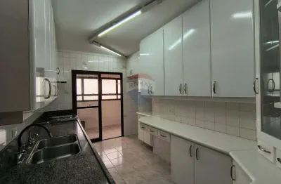 Apartamento para alugar em centro de 127.00m² com 2 quartos, 2 suites e 2 garagens