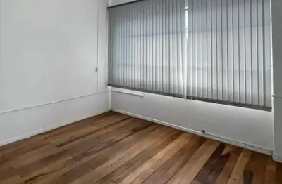 Sala comercial para alugar na Praça Tiradentes, 236, Centro, Curitiba