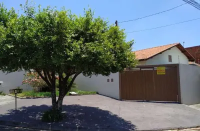 Casa para venda e aluguel em Parque Das Aroeiras Ii de 65.00m² com 2 Quartos e 2 Garagens