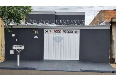 Casa para venda em Parque Dos Flamboyans de 75.00m² com 2 Quartos e 1 Garagem
