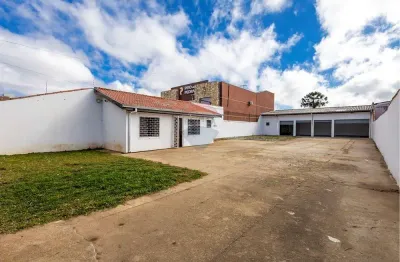 Imóvel Comercial para alugar em Boqueirão de 165.00m² com 1 Quarto e 30 Garagens