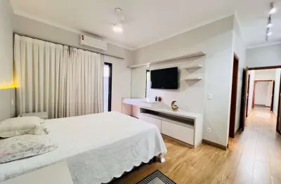 Casa de Condomínio para venda em Condomínio Bella Città de 193.00m² com 3 Quartos, 3 Suites e 4 Garagens