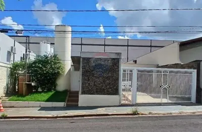 Casa para venda em Jardim Ariano de 210.03m² com 3 Quartos, 1 Suite e 4 Garagens