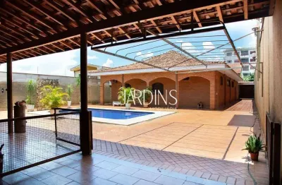 Casa para venda em Jardim Paulista de 374.00m² com 4 Quartos, 1 Suite e 9 Garagens