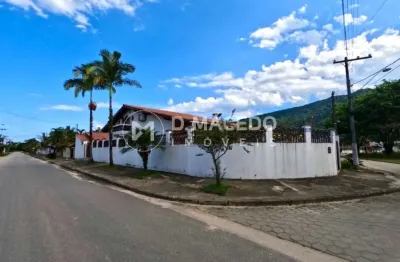 Casa para venda em Praia Maranduba de 418.00m² com 3 Quartos, 1 Suite e 5 Garagens
