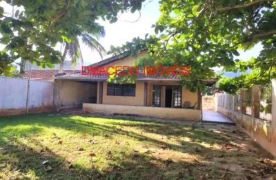 Casa para venda em Praia Maranduba de 412.00m² com 3 Quartos, 1 Suite e 6 Garagens