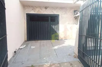 Casa para alugar em Jardim Canaã de 180.00m² com 3 Quartos, 1 Suite e 2 Garagens