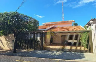 Casa para venda em Boa Vista de 307.00m² com 4 Quartos, 1 Suite e 9 Garagens