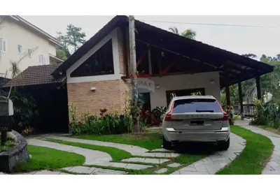 Casa de Condomínio para venda em Arujázinho I, Ii E Iii de 750.00m² com 3 Quartos e 3 Suites