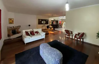 Casa para venda e aluguel em Chácara Dos Junqueiras de 780.00m² com 4 Quartos, 3 Suites e 4 Garagens