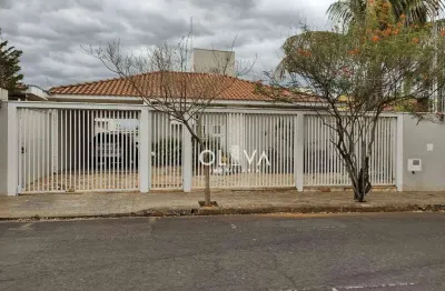 Casa para venda em Parque Industrial de 385.00m² com 3 Quartos e 3 Suites