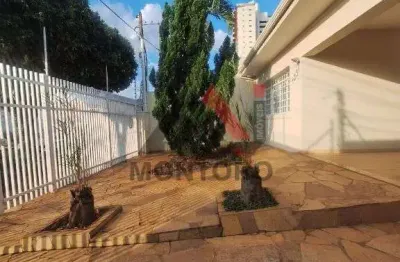 Casa para venda em Centro de 181.00m² com 3 Quartos, 1 Suite e 3 Garagens