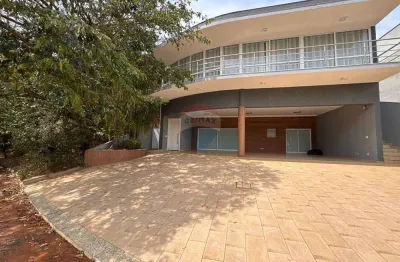Casa para alugar em Residencial Colinas De São Francisco de 387.85m² com 3 Quartos, 3 Suites e 3 Garagens