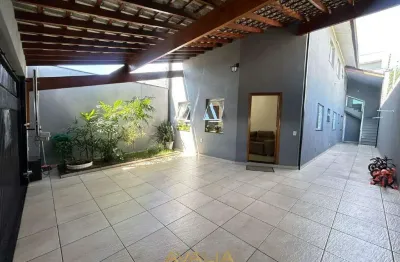 Casa para alugar em Vila Florença de 180.00m² com 4 Quartos, 1 Suite e 2 Garagens
