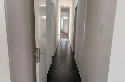 Casa para alugar em Matadouro de 216.00m² com 3 Quartos, 1 Suite e 1 Garagem