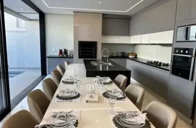 Casa de Condomínio para venda em Aeroporto de 202.00m² com 3 Quartos, 3 Suites e 2 Garagens