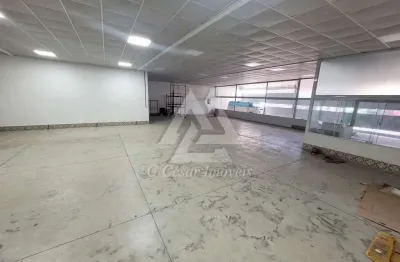 Galpão / Depósito / Armazém para alugar em Vila Guaraciaba de 700.00m² com 10 Garagens