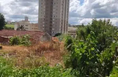 Terreno à venda na Vila Marumby, Maringá 