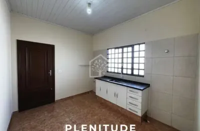 Casa para alugar em Vila Bandeirantes de 100.00m² com 3 Quartos, 1 Suite e 1 Garagem
