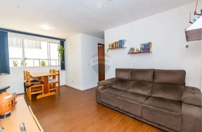 Apartamento para venda em Capão Raso de 45.15m² com 2 Quartos e 1 Garagem