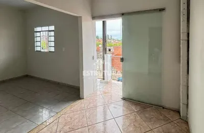 Casa para alugar em Jardim Das Paineiras de 50.00m² com 2 Quartos e 1 Suite