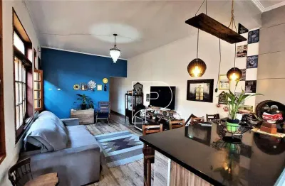 Casa para venda em Granja Viana de 240.00m² com 3 Quartos, 1 Suite e 4 Garagens