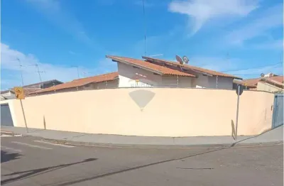 Casa para venda em Residencial Morumbi de 221.62m² com 7 Quartos, 1 Suite e 5 Garagens