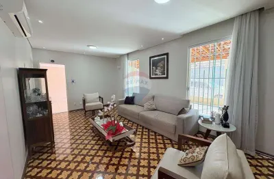 Casa para venda em Vila Trujillo de 185.00m² com 3 Quartos, 1 Suite e 4 Garagens