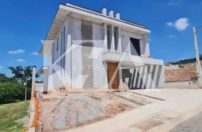 Casa para venda em Bella Vittà de 273.00m² com 3 Quartos, 3 Suites e 4 Garagens