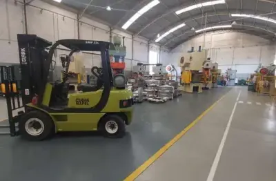 Prédio Comercial para venda e aluguel em Macuco de 1978.00m² com 10 Garagens