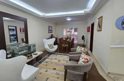 Casa para venda em Parque Residencial Presidente Médici de 234.74m² com 4 Quartos, 2 Suites e 4 Garagens