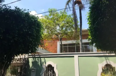 Casa para venda em Centro de 412.00m² com 6 Quartos e 3 Garagens