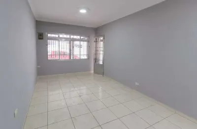 Casa para alugar em Jardim Munhoz de 90.00m² com 2 Quartos e 2 Garagens