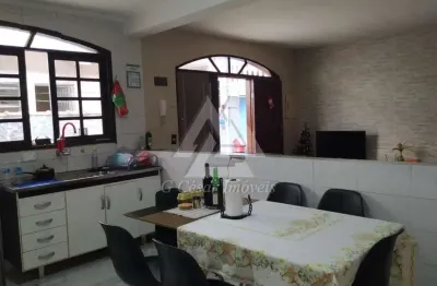 Casa para venda em Jardim Quarto Centenário de 184.00m² com 4 Quartos, 1 Suite e 2 Garagens