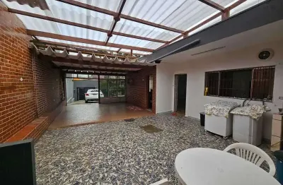Casa para venda em Jardim Penha de 150.00m² com 3 Quartos e 8 Garagens