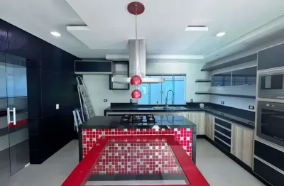 Sobrado para venda e aluguel em Morato de 304.00m² com 4 Quartos, 4 Suites e 8 Garagens