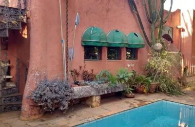 Casa para venda em Cidade Universitária de 350.00m² com 4 Quartos, 1 Suite e 2 Garagens