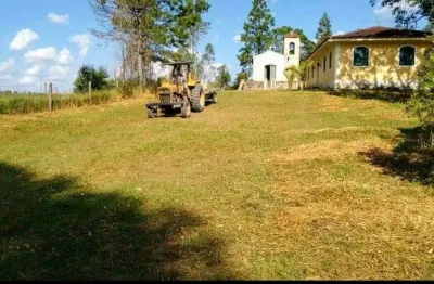 Fazenda / Sítio para venda em Piedade de 300.00m² com 3 Quartos e 10 Garagens