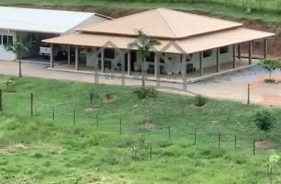 Fazenda / Sítio para venda em Igaratá de 800.00m² com 4 Quartos, 2 Suites e 3 Garagens