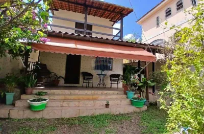 Casa para venda em Vila Valqueire de 369.00m² com 4 Quartos, 1 Suite e 2 Garagens