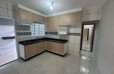 Casa para alugar em Conjunto Habitacional Trabalhadores de 120.00m² com 3 Quartos, 1 Suite e 2 Garagens
