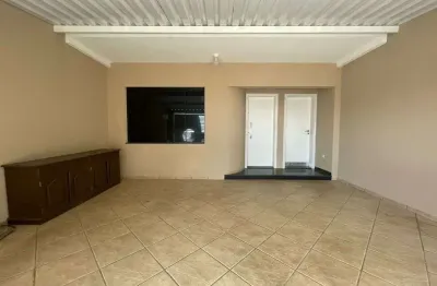Casa para alugar em Morada Do Sol de 180.00m² com 3 Quartos, 1 Suite e 2 Garagens